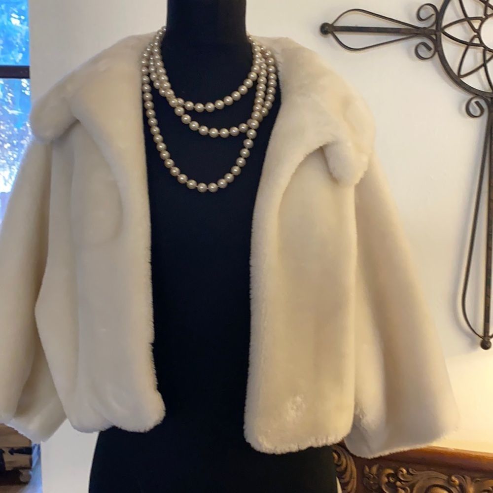 Vintage Mitzi Morgan faux fur caplet
